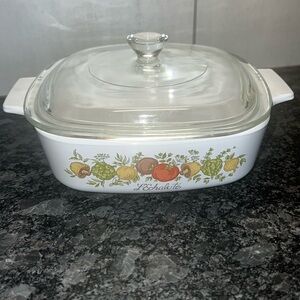 COPY - 1 quart covered casserole dish by Corning ware. Vintage Spice of Life..